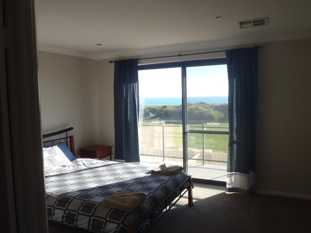 Port Denison Beach Resort Chambre photo