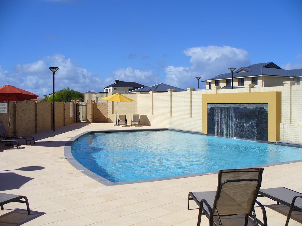 Port Denison Beach Resort Chambre photo