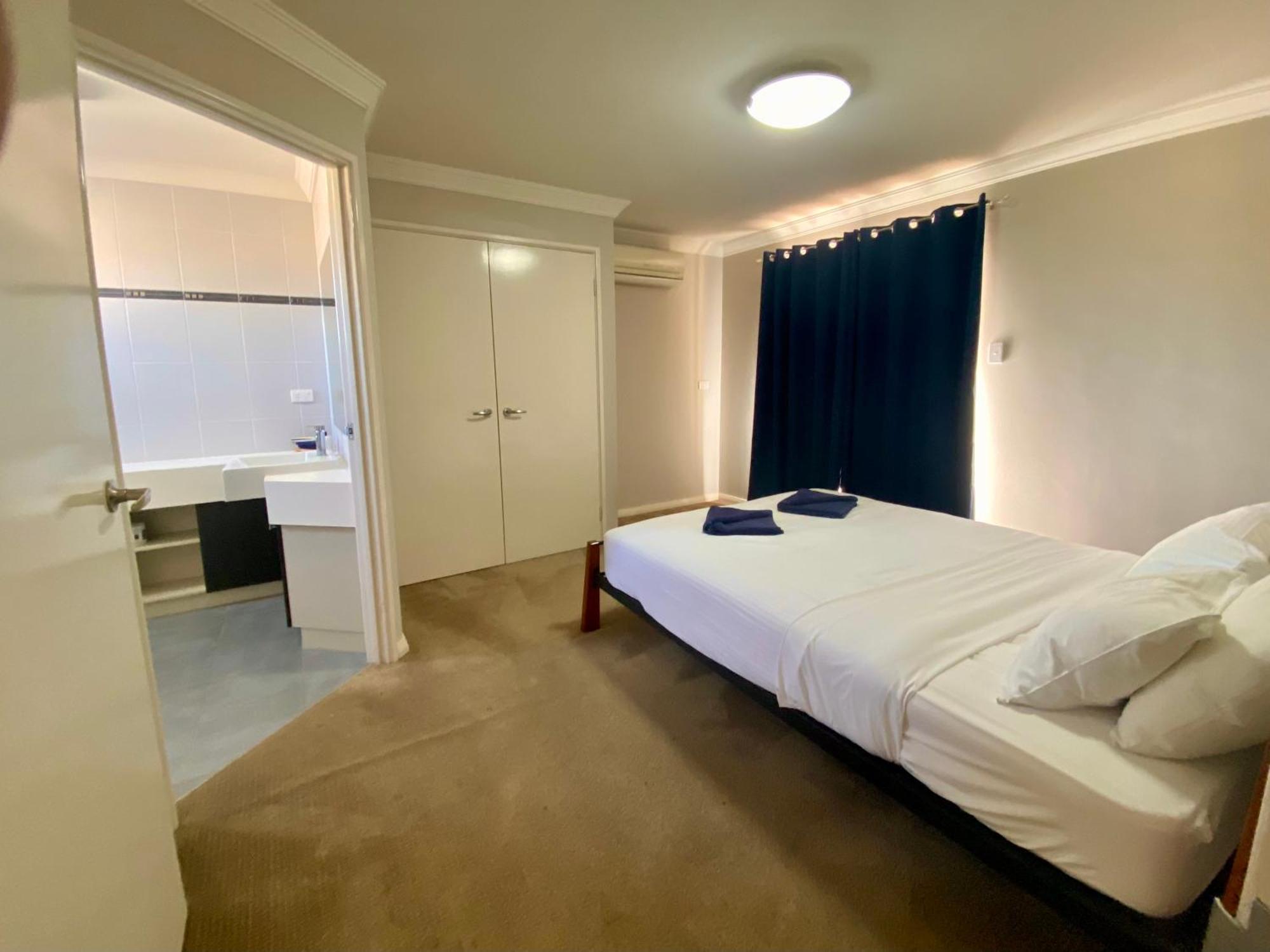 Port Denison Beach Resort Extérieur photo