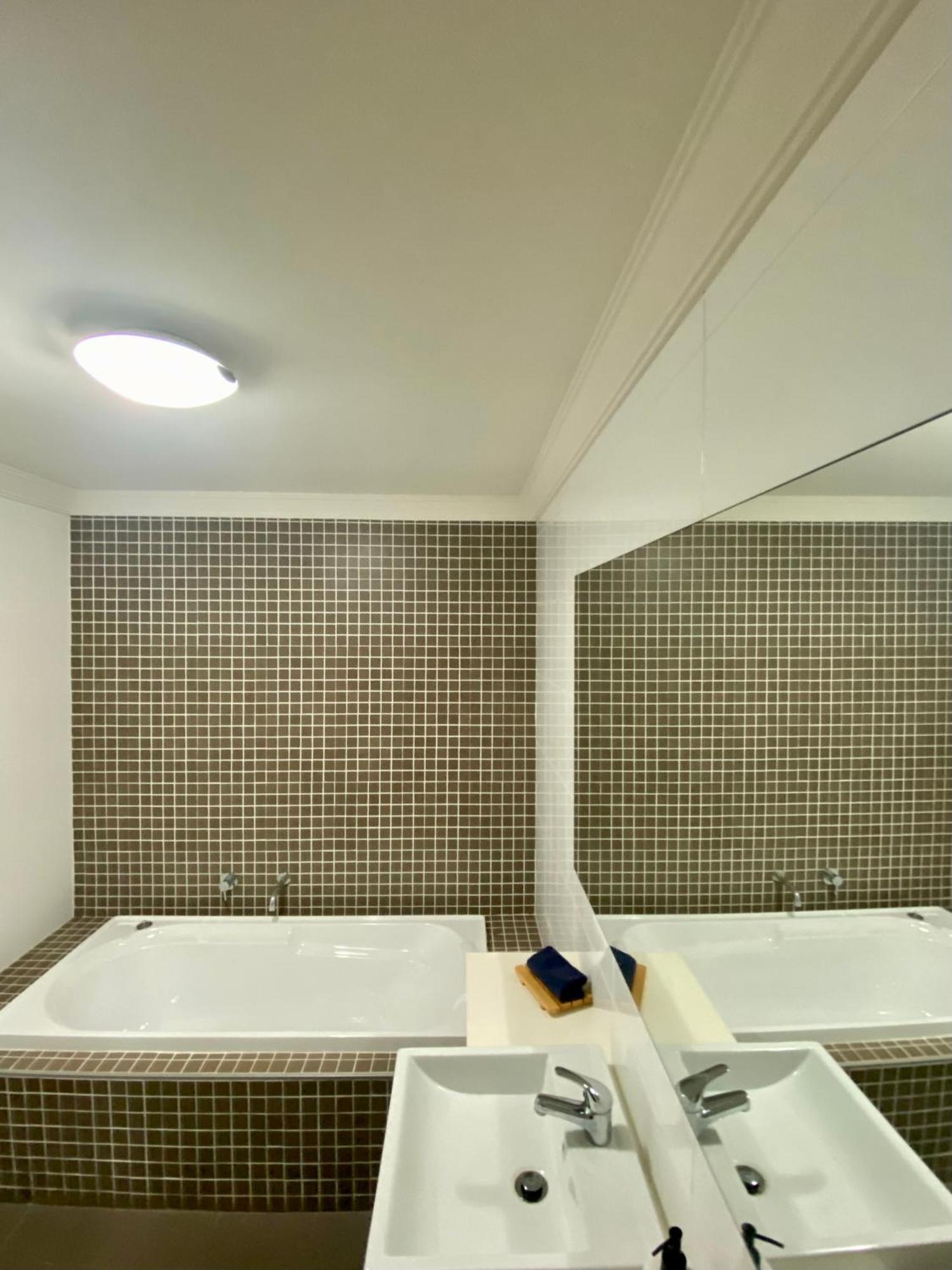 Port Denison Beach Resort Extérieur photo