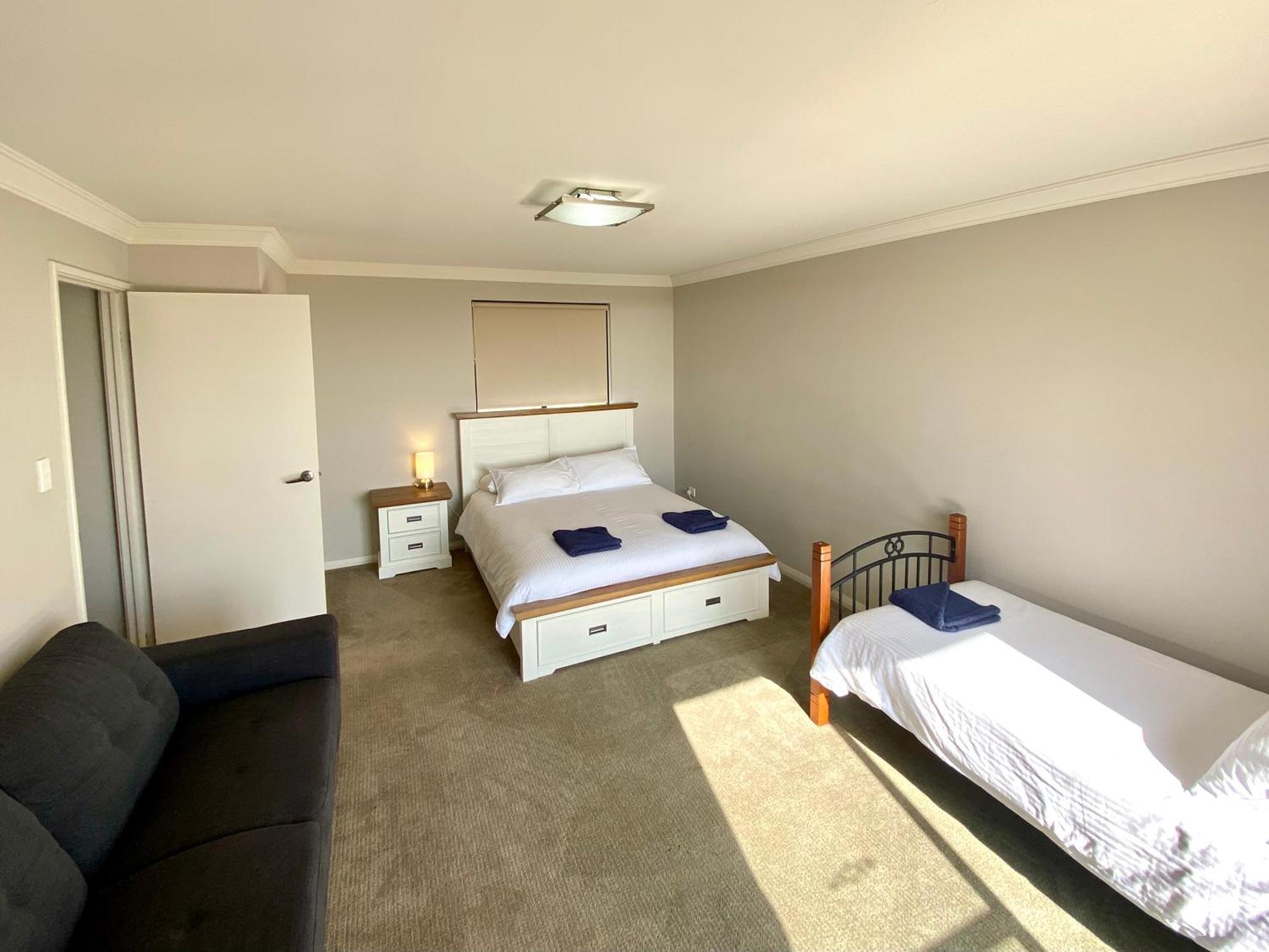 Port Denison Beach Resort Extérieur photo