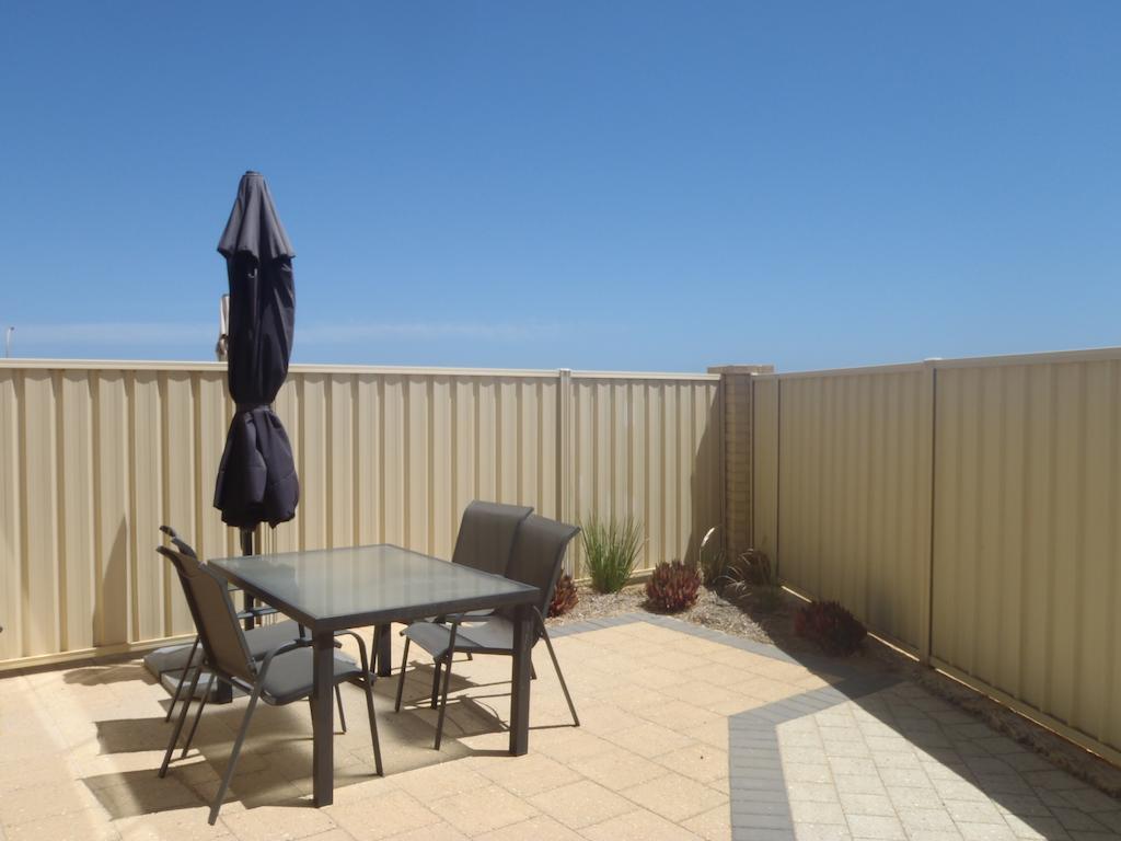 Port Denison Beach Resort Chambre photo
